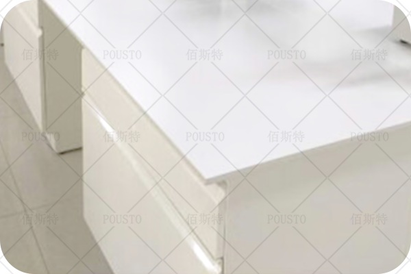 中性的清洁剂,放置高温物体